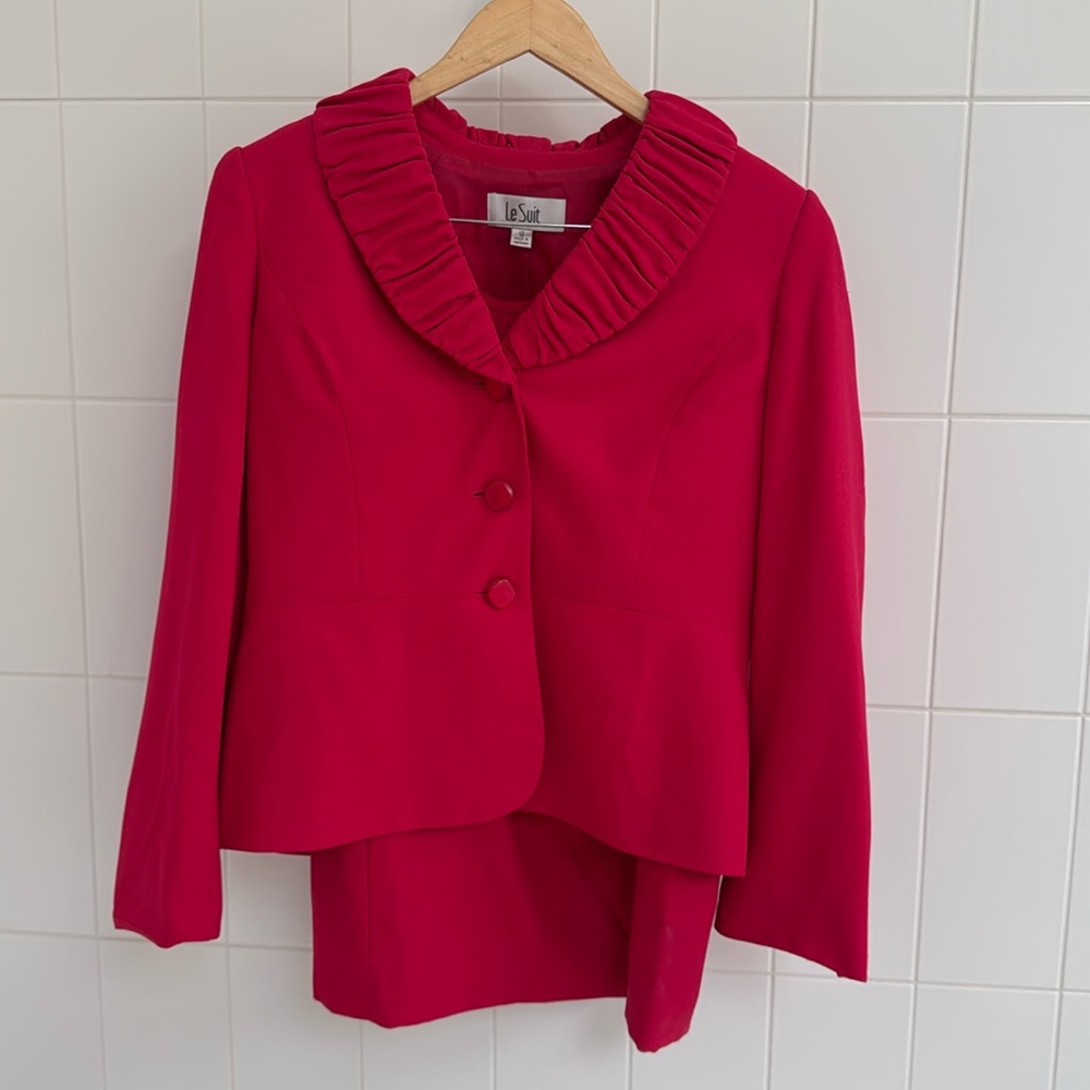 Lesuit skirt suit size 12 fushia